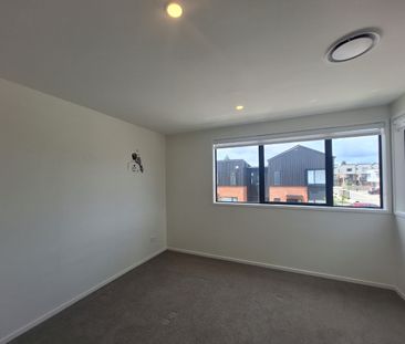 Modern Living - Photo 6