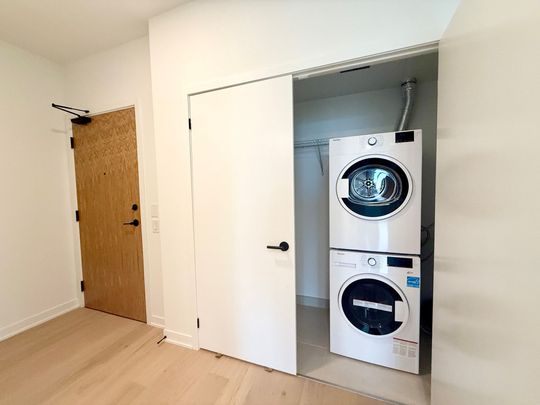 For Lease - 2495 Eglinton Avenue Unit# 605, Mississauga, Ontario - Photo 1