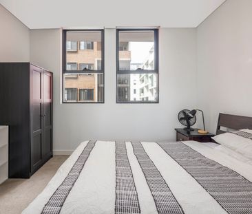 Modern Inner-West apartment with two balconies, parking - Fully Fur... - Photo 5