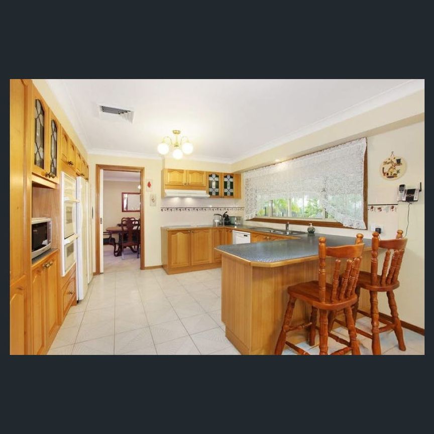 LOVELY HOME IN QUIET STREET! - Photo 1