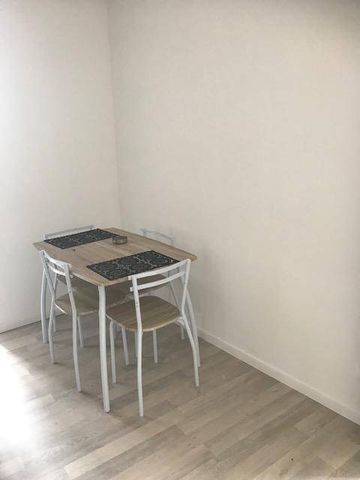 Location appartement t1 bis 2 pièces 24 m² à Villeneuve (12260) - Photo 2