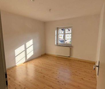 Helle 3-Raum-DG-Wohnung mit Einbauküche in Meuselwitz - Foto 1