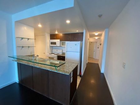 For Lease - 8 York Street Unit# 1905, Toronto, Ontario - Photo 3