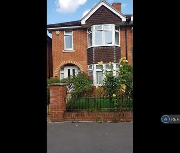 3 bedroom semi-detached house to rent - Photo 2