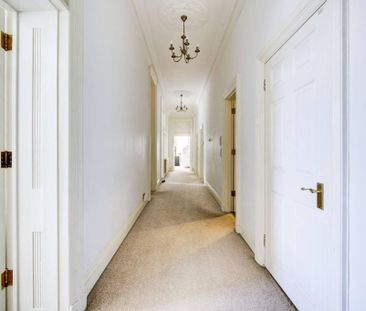 4 bedroom flat to rent - Photo 1