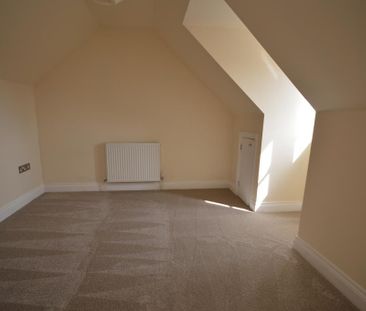 2 bedroom terraced house to rent - Photo 2
