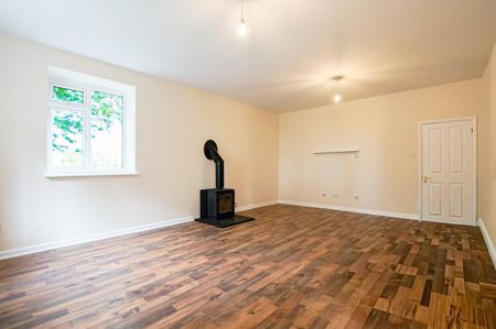 3 bedroom apartment to rent - Photo 2