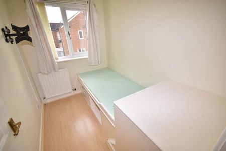 3 bedroom semi-detached house to rent - Photo 4