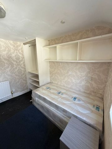 Studio Flat, Lennard Road, SE20 - Photo 3