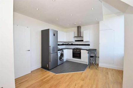 Albert Road, Horley, RH6 - Photo 3