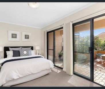 Sunlit 3 Bedroom Birchgrove Retreat - Photo 4