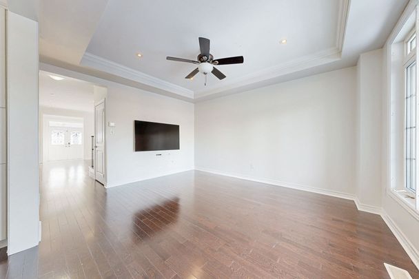 For Lease - 57 Kaitting Trail, Oakville, Ontario - Photo 1