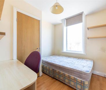 6 bedroom maisonette to rent - Photo 4