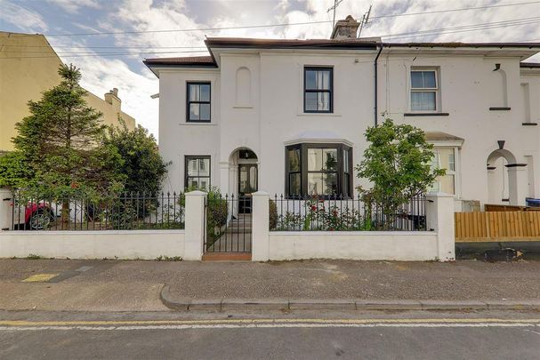 9 bedroom house share to rent - Photo 1