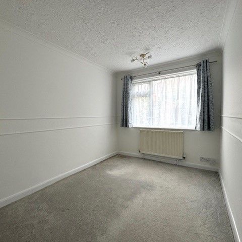 2 bedroom apartment to rent Cornwall Road, Midanbury, Southampton - Photo 1