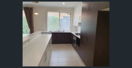 Well maintained Large four bedroom House, - Photo 5