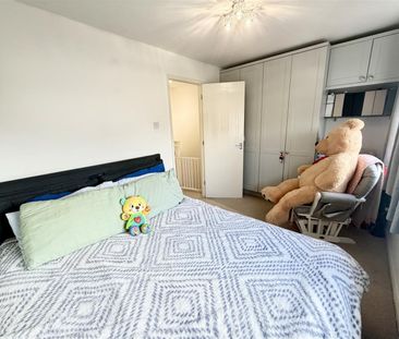 2 Bedroom House - Mid Terrace To Let - Photo 5