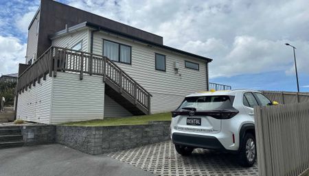 Near-New, Sun-Filled 2-Bedroom Home in Milldale - Perfect for Easy Living! - Photo 2