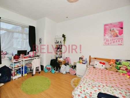 Semi-detached house to rent on - Photo 4