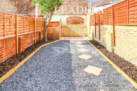 2 bedroom mid-terrace to rent Penhale Road, Fratton PO1 - Photo 2