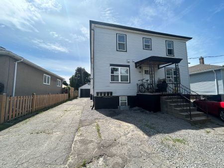 For Lease - 30 Classic Avenue Unit# 4, Welland, Ontario - Photo 2