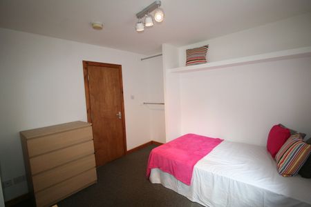 8 Bed Terraced House, Brailsford Road, M14 - Photo 5