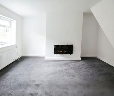 3 bedroom terraced house to rent - Photo 6