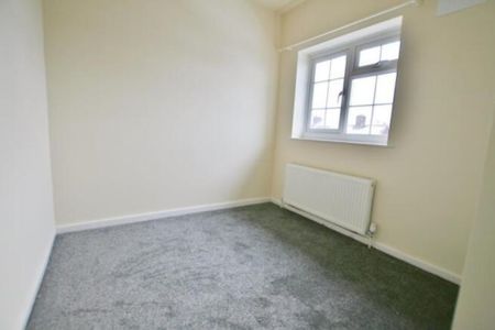 58 Snape Hill Crescent, S18 - Photo 4