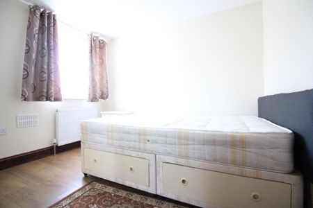 Sandown Close, Hounslow - Photo 5