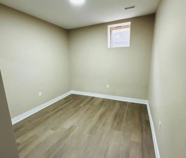 3 ELVERTON CRESCENT - Photo 4