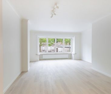 Volledig gerenoveerd appartement met zalig terras - Photo 2