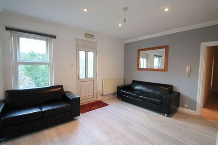 3 bedroom apartment to rent - Photo 3