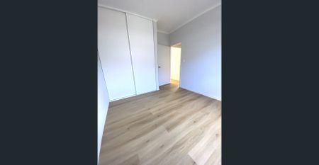 Stunning Modern Home - Photo 3