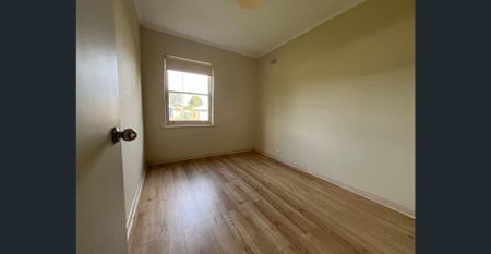 Home Close to Elizabeth Shopping Centre - Photo 2