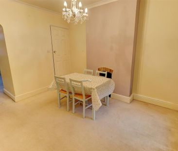 2 bedroom semi-detached house to rent - Photo 5