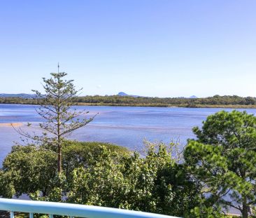 Immaculate 3-Bedroom Furnished Apartment with Private Rooftop & Riv... - Photo 2