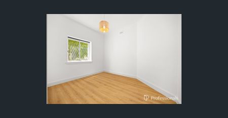 Charming 3-Bedroom Home in the Heart of St Kilda - Photo 5