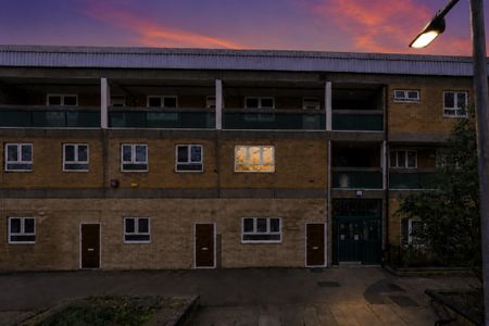 1 bed Flat To Let - Photo 4