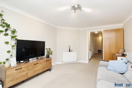 2 bedroom flat to rent - Photo 2