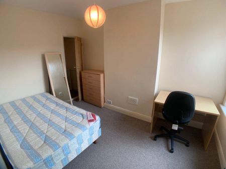 3 bedroom terraced house to rent - Photo 4