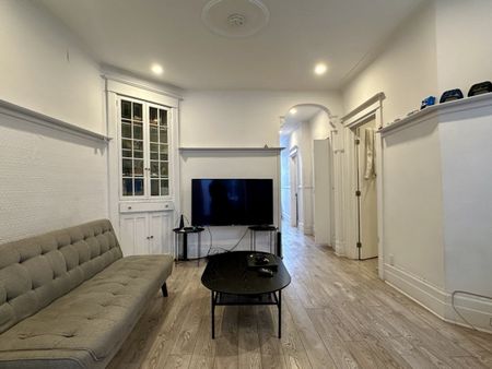NDG : Logement rénové de 2 chambres avec chauffage et électricité INCLUS, offert en location avec électros inclus ! - Photo 2