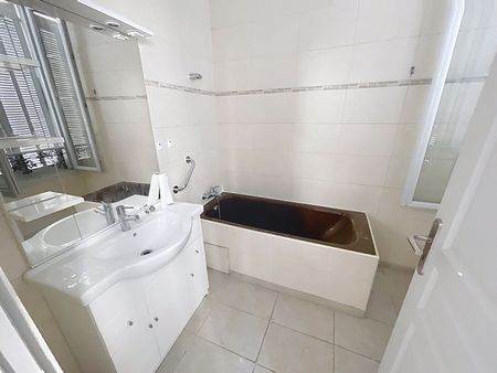 Location Appartement 3 pièces 59m² AVIGNON 84000 - Photo 2