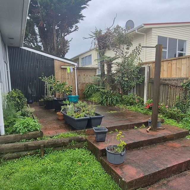 Charming 3BR Home in Churton Park - Photo 1