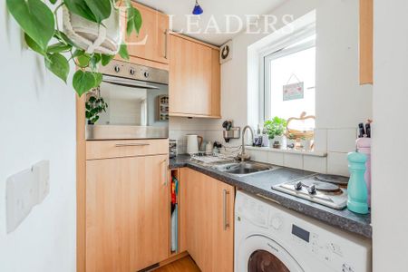 Studio to rent - Photo 3