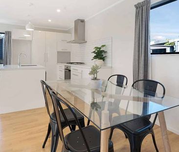 Sunny, Spacious Home in Te Atatu South – $500pw | - Photo 3