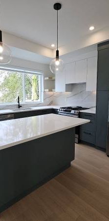 Luxurious 3-Story Townhouse for Rent Near Downtown Langley - Photo 1