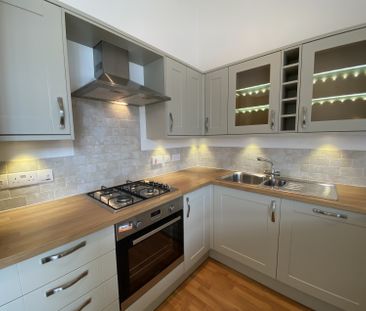 Tidemill House, Falmouth - Photo 1