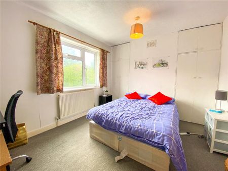 4 bedroom semi-detached house to rent - Photo 5