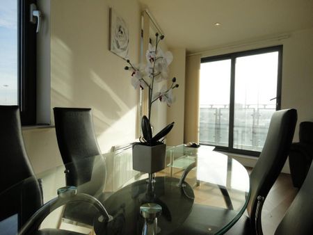 2 bedroom apartment to rent - Photo 4