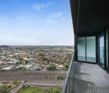 Urban Living At Its Best - Photo 6